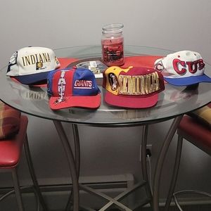 Lot of snapback hats (starter,logo athletic)